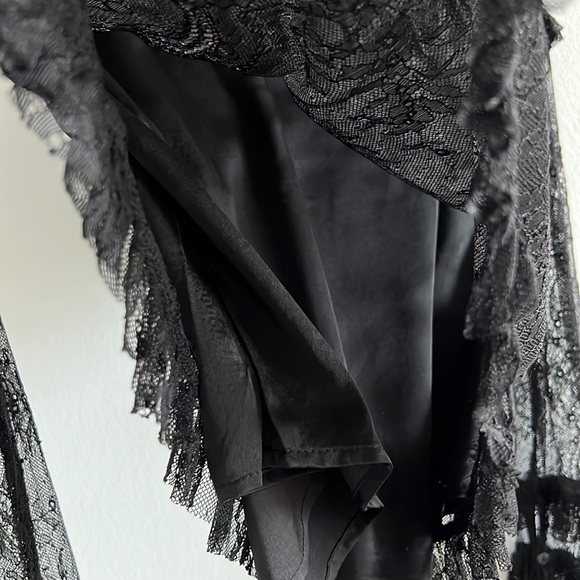 Forever 21 Black Lace Detail Long Sleeve Top - Picture 5 of 6